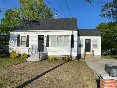 28 Higgins St, Manchester, NH, 03102-1251 | Card Image