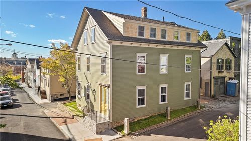 1-18 Barney St, Newport, RI, 02840-7143 | Card Image