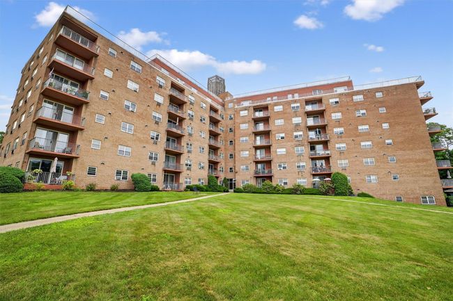 View of apartment building / complex | Image 41