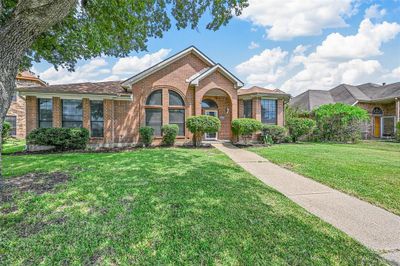 View of front of house featuring a front yard | Image 3