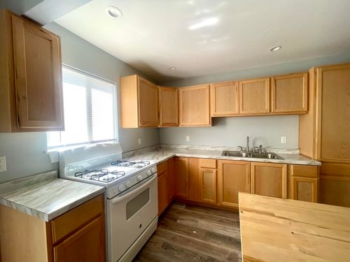 2027 Sunset Ridge Rd, Blocksburg, CA, 95514-9319 | Card Image