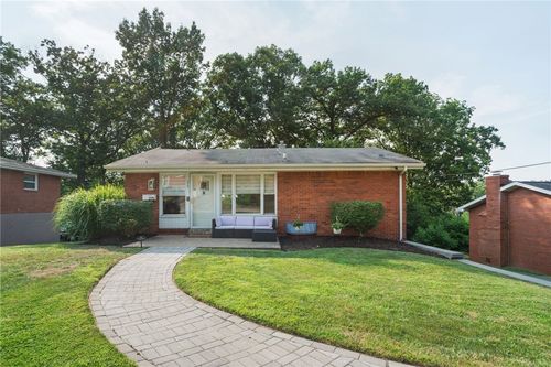 275 Lilac Dr, Monroeville, PA, 15146-1733 | Card Image