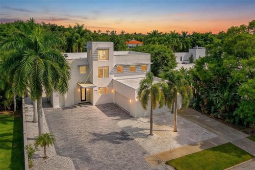 1751 Hawthorne St, SARASOTA, FL, 34239-2108 | Card Image