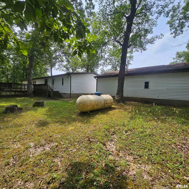 22488 N Mayflower Ln, House other with 3 bedrooms, 2 bathrooms and null parking in Dix IL | Image 9