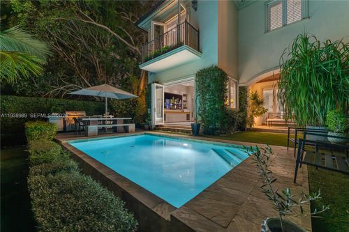 4819-4819 University Dr, Coral Gables, FL, 33146-1152 | Card Image