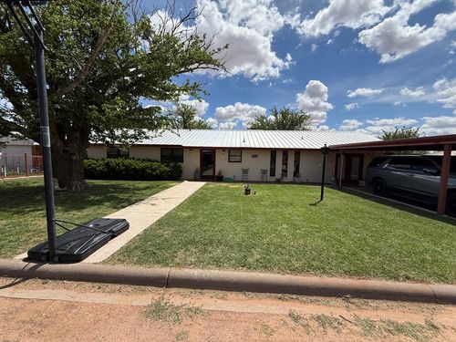 1106 E Mcarthur St, Rotan, TX, 79546-6400 | Card Image
