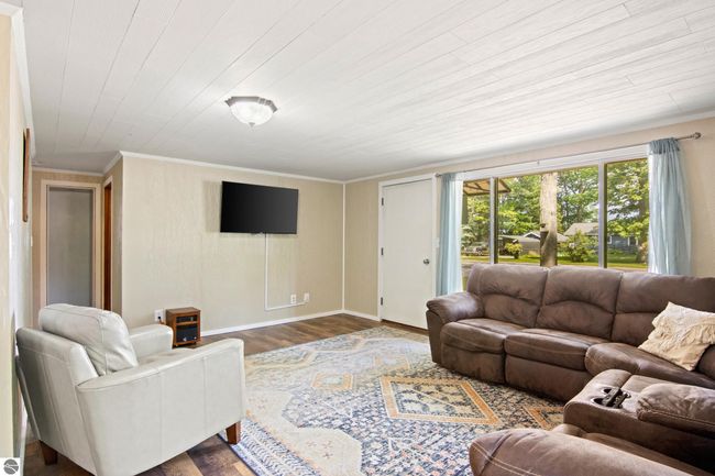 6015 Crystal Beach Rd Nw, House other with 4 bedrooms, 2 bathrooms and null parking in Rapid City MI | Image 13