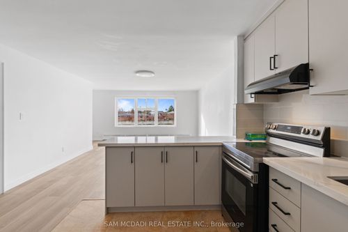 1018 Burnhamthorpe Road E, Mississauga, ON, L4Y2X6 | Card Image