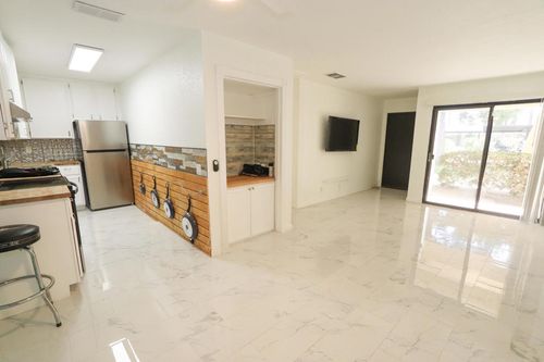 unit-109-751 N Los Felices Cir W, Palm Springs, CA, 92262-0622 | Card Image