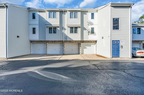 apt-6-270 Main St, Keansburg, NJ, 07734-2025 | Card Image