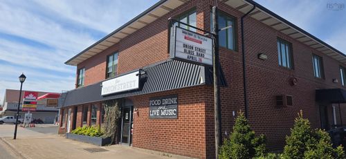 {{alt}} | Card Image