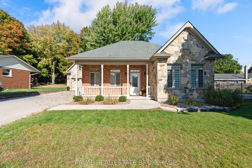 70 Brantford St, Seaforth, ON, N0K1W0 | Card Image