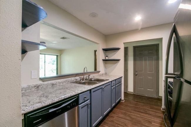 24615 Wilderness Rd, House other with 3 bedrooms, 2 bathrooms and 2 parking in Spring TX | Image 5