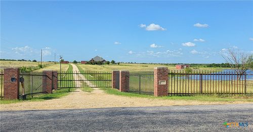 2450 W Amity Rd, Salado, TX, 76571-9305 | Card Image