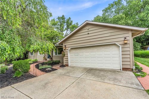 16628 Bennett Rd, North Royalton, OH, 44133-6008 | Card Image