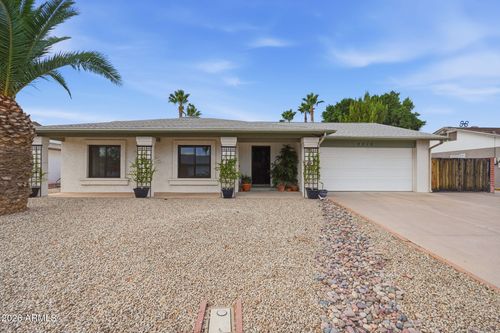 2215 W Los Arboles Pl, Chandler, AZ, 85224-2142 | Card Image