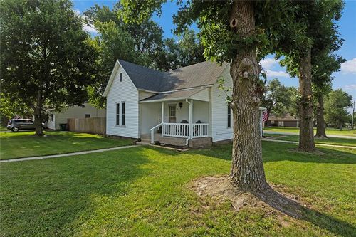 111 2nd St, Adrian, MO, 64720-9244 | Card Image