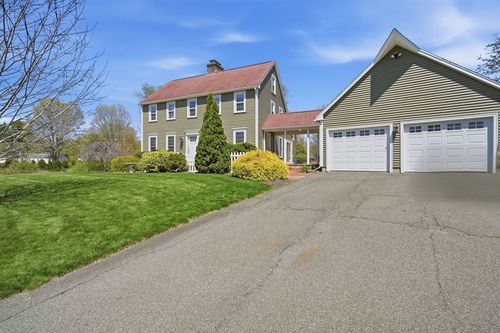 32 Rolling Meadow Ln, East Longmeadow, MA, 01028-3057 | Card Image