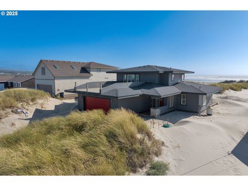 118 Nw Oceania Dr, Waldport, OR, 97394-9438 | Card Image