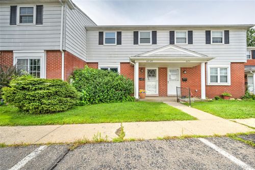6649 Andersonville Rd, Clarkston, MI, 48346-2701 | Card Image