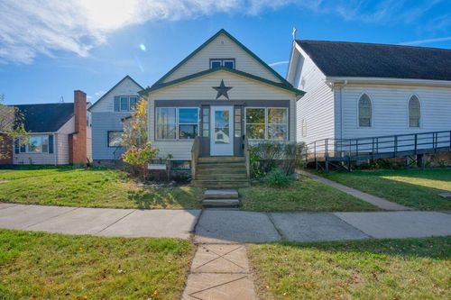 25 3rd St Sw, Chisholm, MN, 55719-2011 | Card Image