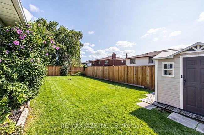 808 Ferndale St, House other with 5 bedrooms, 4 bathrooms and 4 parking in Oshawa ON | Image 38