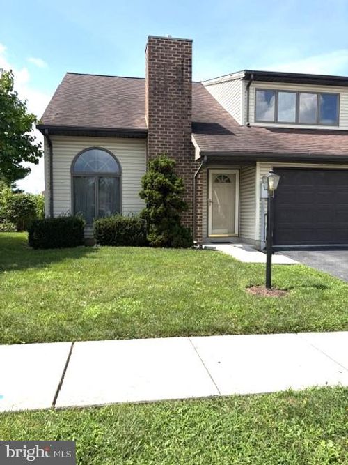 1118 Roosevelt Ct, HANOVER, PA, 17331-5226 | Card Image
