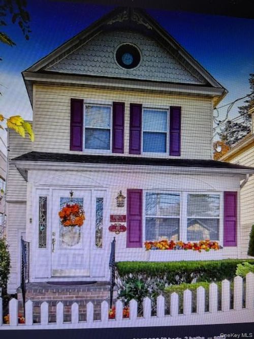 upper-40 South Bayles Avenue, North Hempstead, NY, 11050 | Card Image