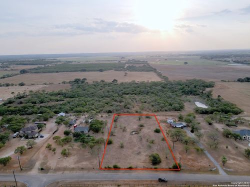 140 S View Dr, Lytle, TX, 78052 | Card Image