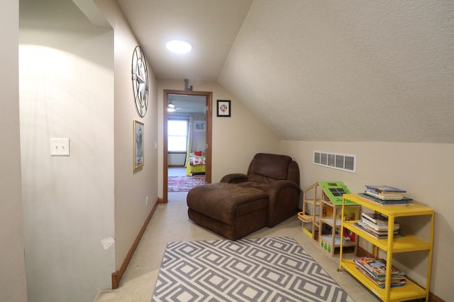 Upstairs Hallway aka sitting room | Image 17