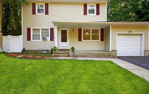 1152 N Country Rd, Stony Brook, NY, 11790-1931 | Card Image