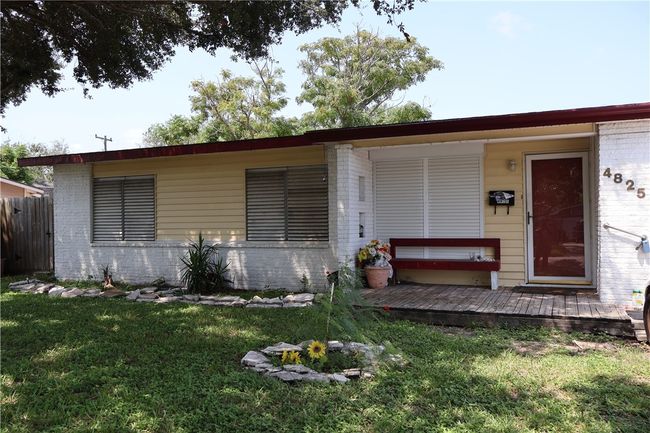 4825 Mable St, House other with 3 bedrooms, 2 bathrooms and 4 parking in Corpus Christi TX | Image 8