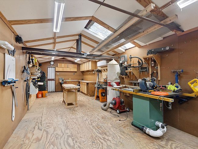 456 s.f. air cond. & heated workshop. | Image 35