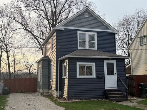 2735 3rd St, Cuyahoga Falls, OH, 44221-2203 | Card Image