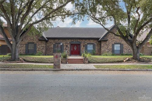 305 Cardinal Ave, McAllen, TX, 78504-2740 | Card Image