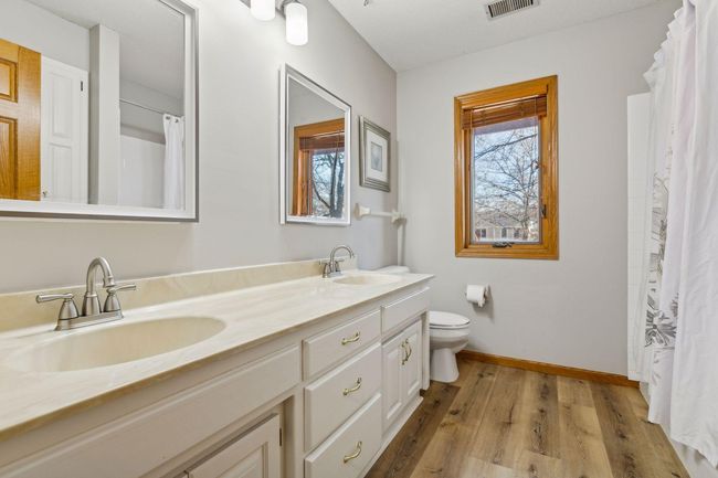 5929 Oxford St N, House other with 4 bedrooms, 4 bathrooms and null parking in Shoreview MN | Image 33