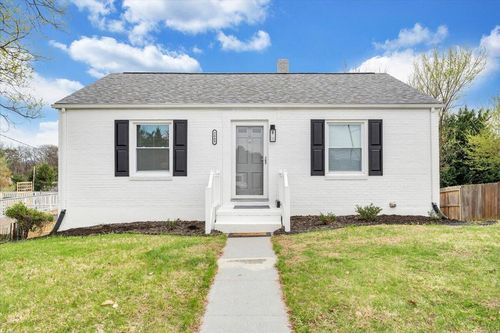 2648 Derwent Dr Sw, Roanoke, VA, 24015-2651 | Card Image