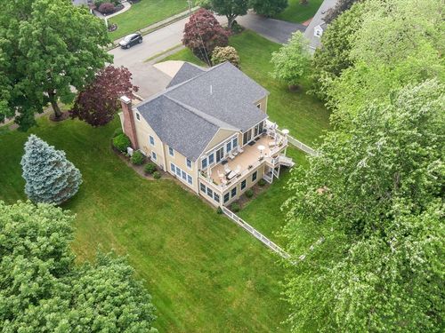 9 New Meadow Rd, Lynnfield, MA, 01940-2519 | Card Image