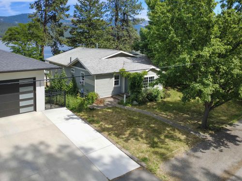 1011 S Wright Blvd, Liberty Lake, WA, 99019-9775 | Card Image