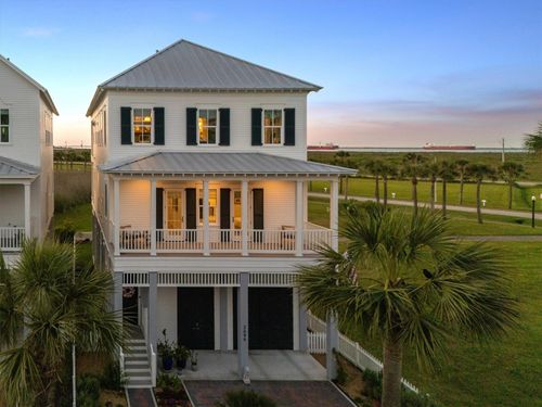 2646 E Seaside Dr, Galveston, TX, 77550 | Card Image