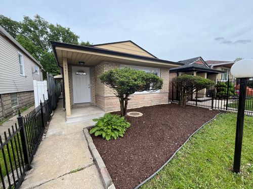 9941 S La Salle St, Chicago, IL, 60628-1311 | Card Image