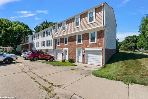 37680 Charter Oaks Blvd, Clinton Township, MI, 48036-2424 | Card Image
