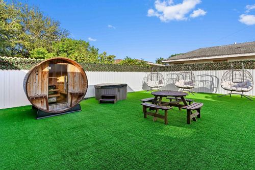 2128 Dock St, West Palm Beach, FL, 33401-7558 | Card Image