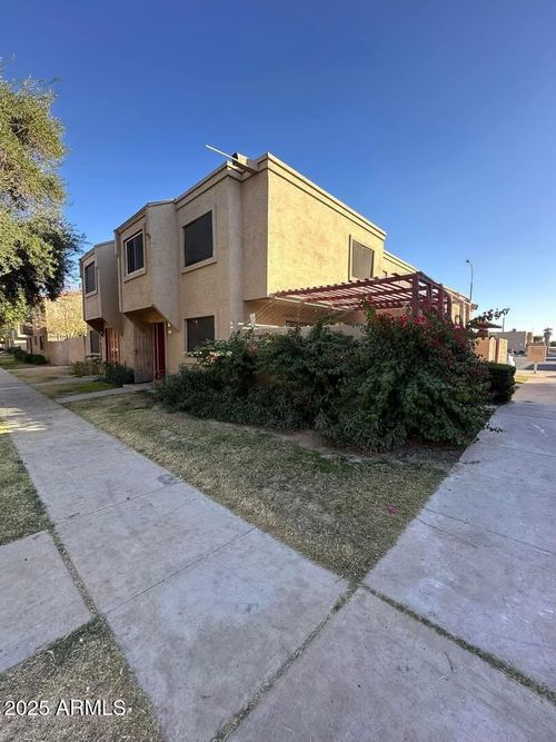 4056 W Mesquite Ln, Phoenix, AZ, 85019-2889 | Card Image