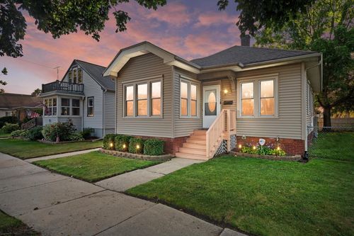 2008 Case Avenue, RACINE, WI, 53403 | Card Image
