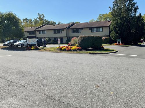 706-706 Chelsea Cv S, Hopewell Junction, NY, 12533-6906 | Card Image