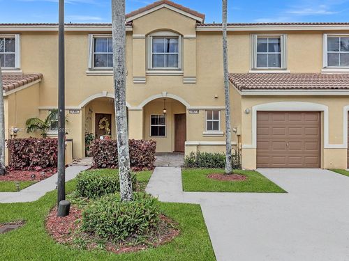 0-16879 1st Mnr, Pembroke Pines, FL, 33027-1007 | Card Image