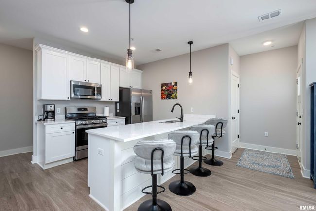 3036 Shanes Way, Condo with 2 bedrooms, 2 bathrooms and null parking in Bettendorf IA | Image 11