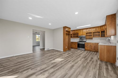 223 Wilson Ct, Anamosa, IA, 52205-9444 | Card Image