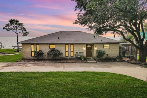 690 High Crest Dr, Pointblank, TX, 77364-6842 | Card Image